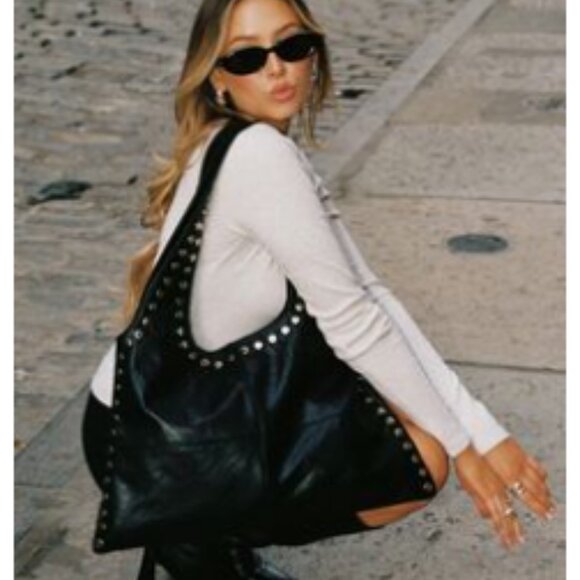 ♣️♣️♣️ LOVE MOSCHINO Embossed Shoulder Bag ♣️♣️♣️ - Picture 11 of 14